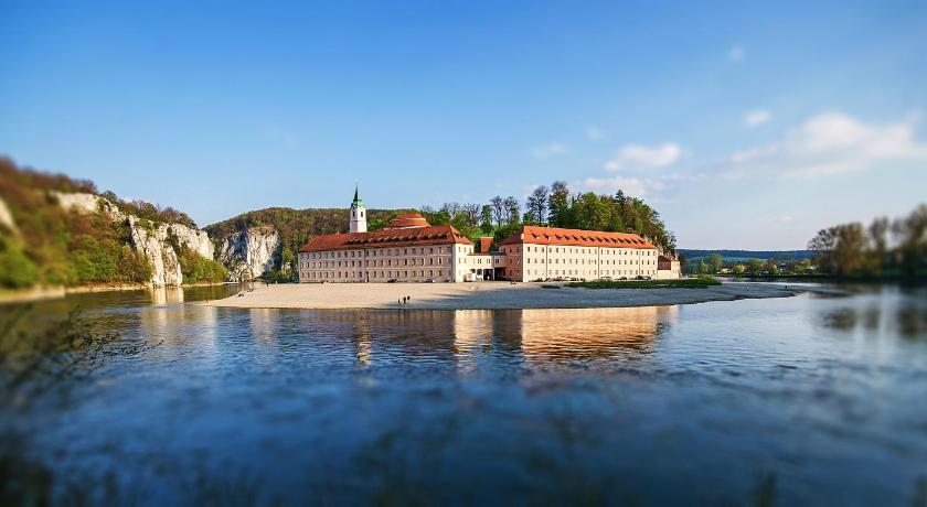 Gastehaus St. Georg - Weltenburger Klosterbetriebe GmbH — Hotel in Kelheim