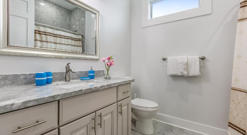 4BR Condo with Luxury Amenities photo