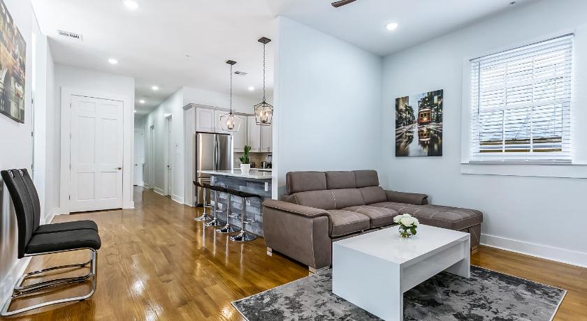 4BR Condo with Luxury Amenities — Hotel in New Orleans (LA)