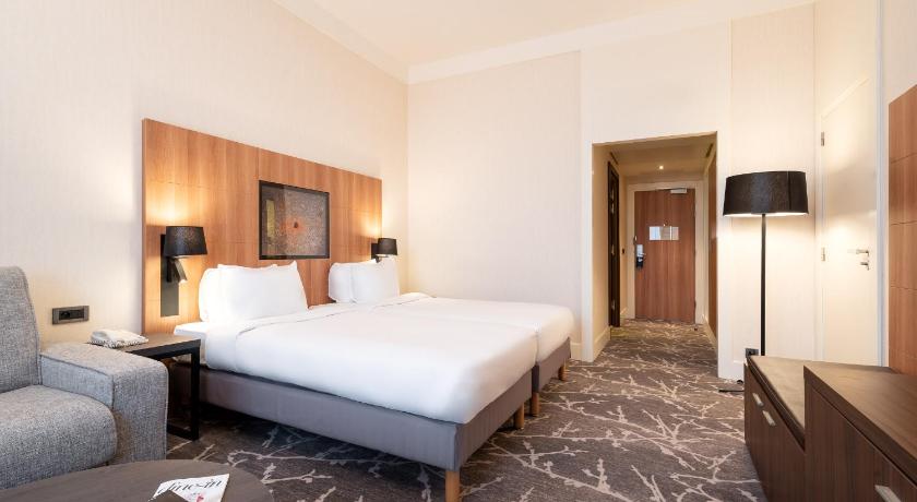 Image of 2 Twin Beds Standard Sofa Bed 0