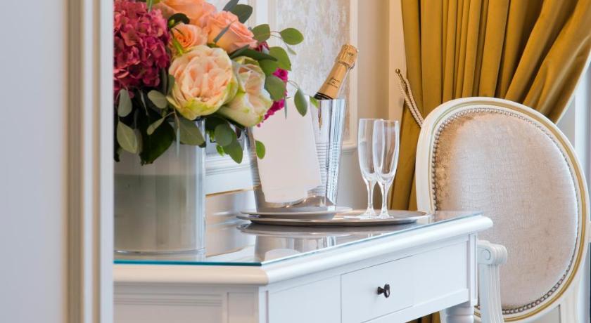 Hotel Saint Petersbourg Opera & Spa