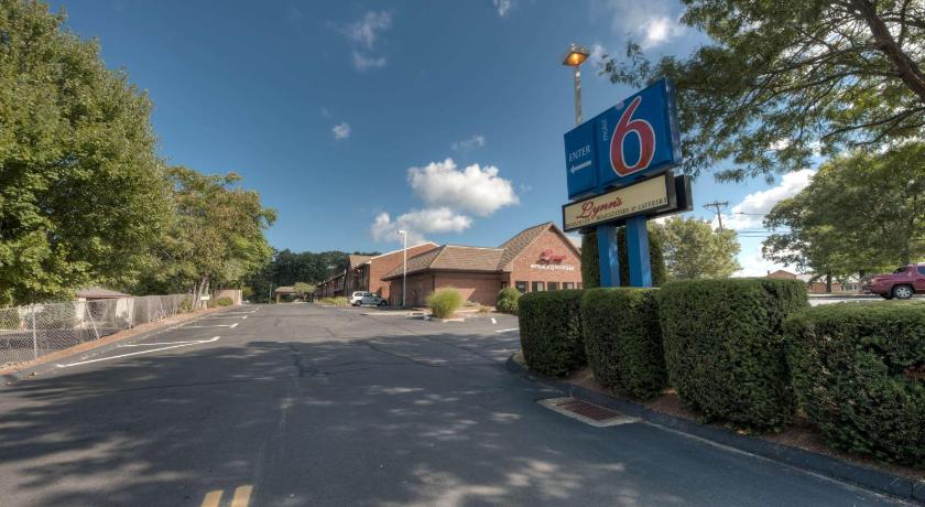 Motel 6-Branford, CT - New Haven