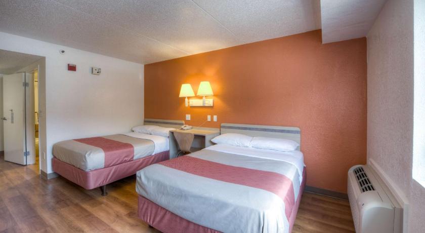 Motel 6-Branford, CT - New Haven