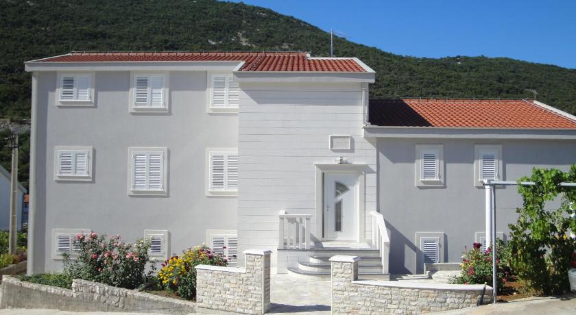 Villa Marica — Hotel in Neum
