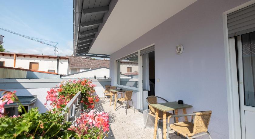 Schnitzelhaus und Pension Stadt Rosbach photo
