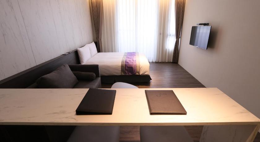 Hotel Hesper HSR - Taichung - image 9