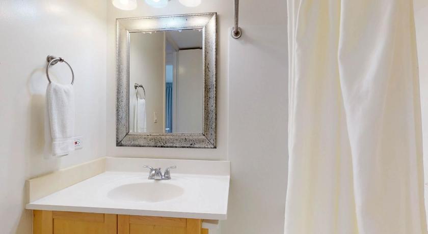 Island Colony Suites photo