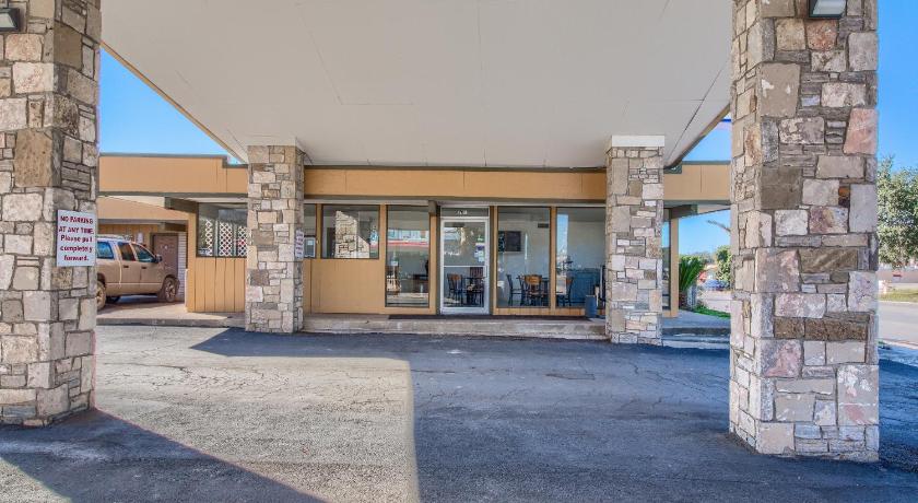 Americas Best Value Inn Uvalde