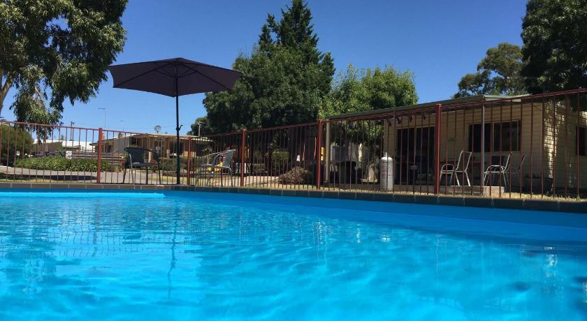 Acacia Caravan Park & Holiday Units photo