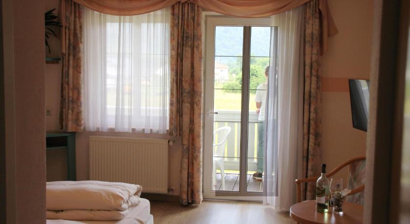 Gasthof Hotel zur Post photo