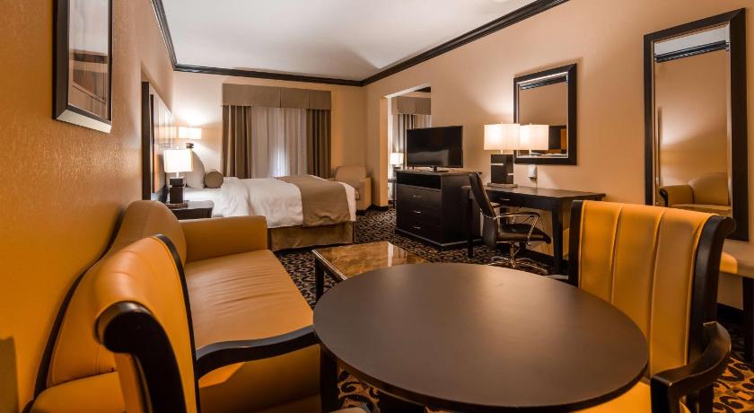 Best Western Plus Airport Inn and Suites