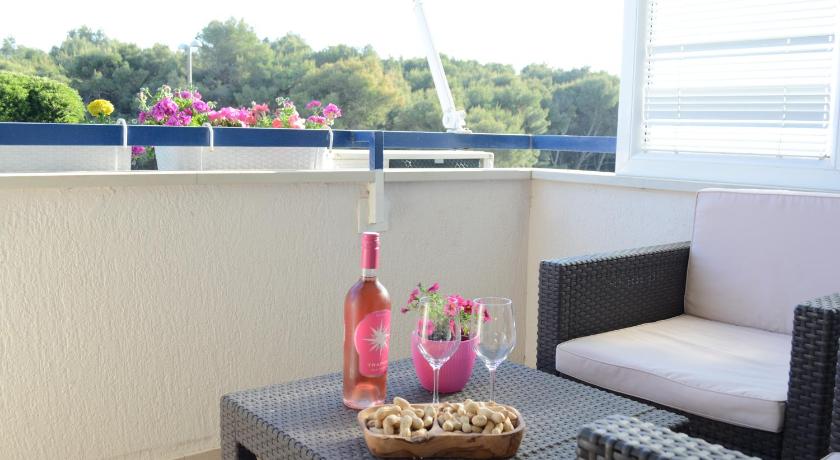Luxury apartment SEA photo