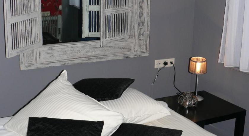 Image of Casablanca Twin / Double Room 13