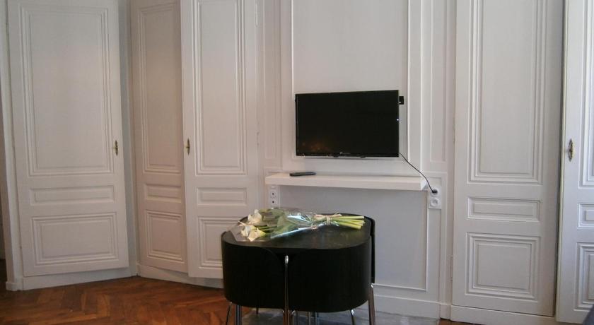 One-Bedroom Apartment - 9 rue Président Edouard Herriot