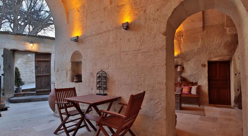 Elaa Cave Hotel