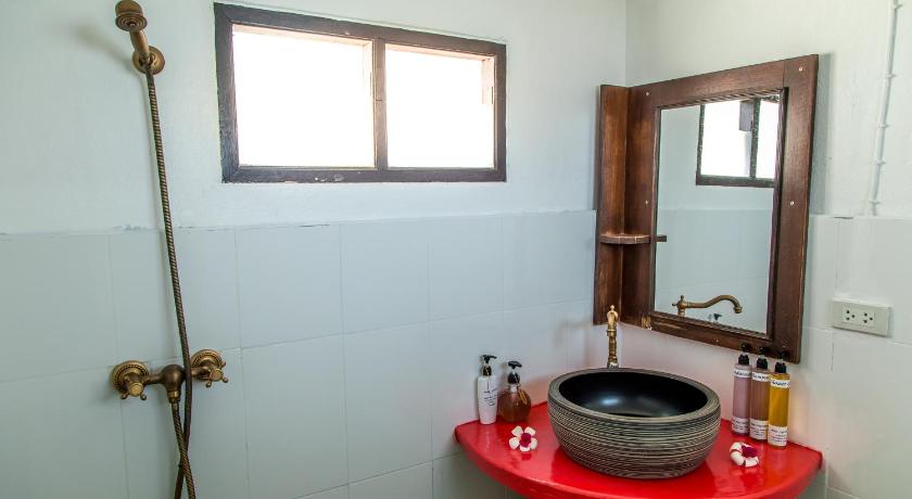 Image of Pool Side Bungalow 8