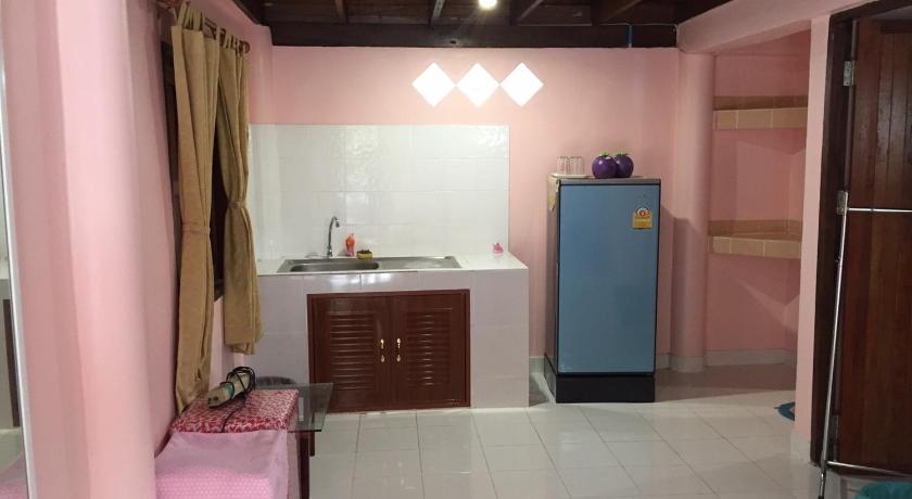 パタヤ Baan Rai Pu Fa 3つ星 ホテル プール