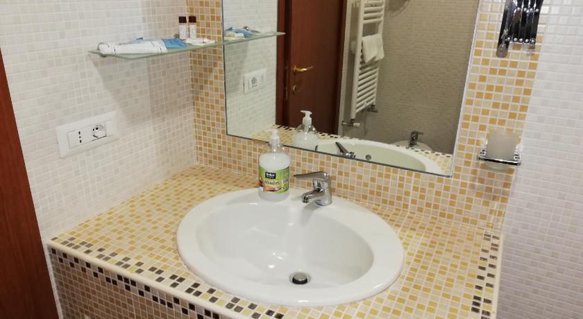 Hotel La Vela photo