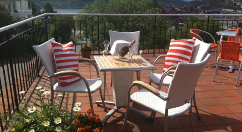 Breidablikk Guesthouse photo