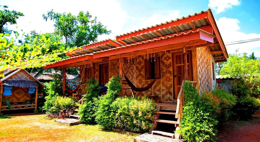 Image of Standard Bungalow with Fan 5