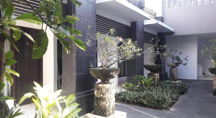 The Radiant Hotel - image 33