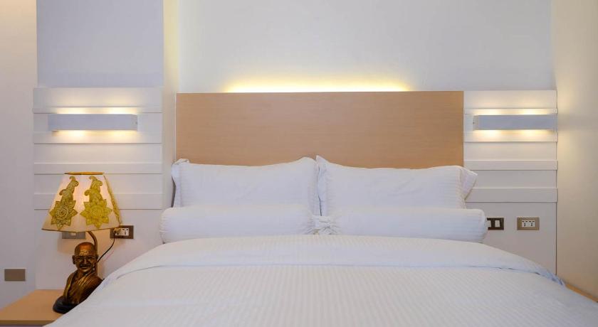 Image of Deluxe Room 7