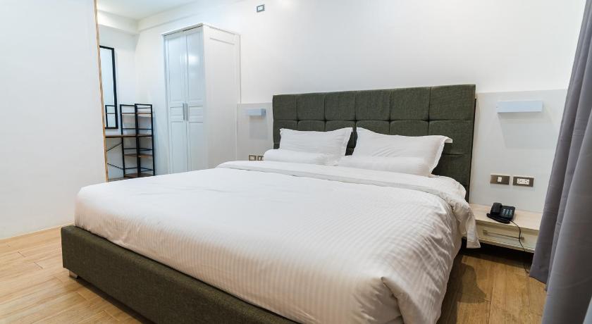 Image of Suite Room 9