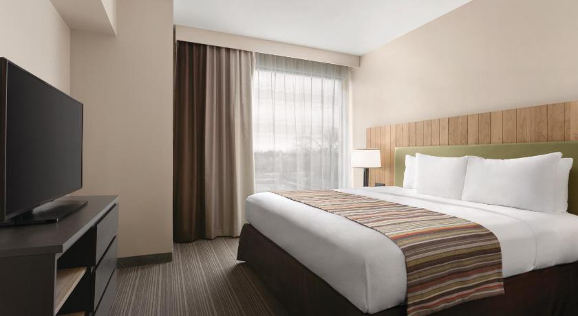 Country Inn & Suites by Radisson, Belleville, ON