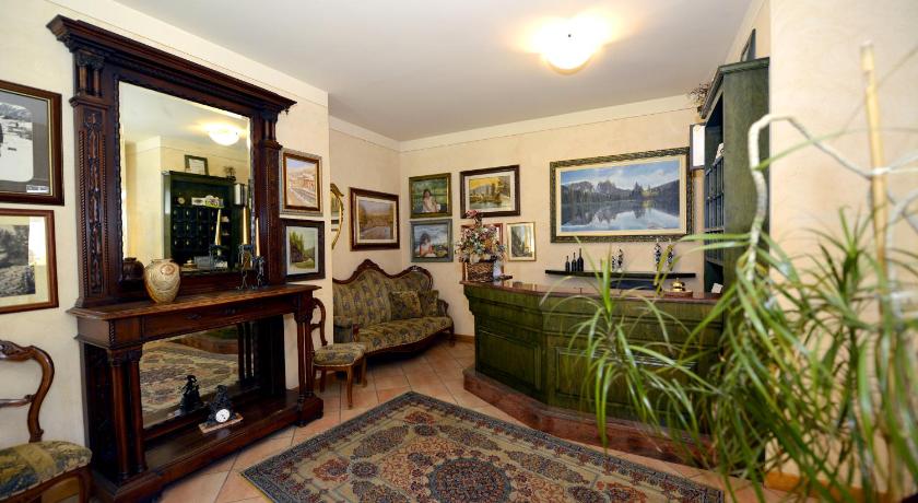 Hotel Veduta dell'Adamello photo