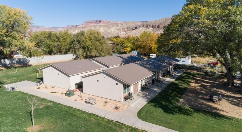 Zions Camp and Cottages