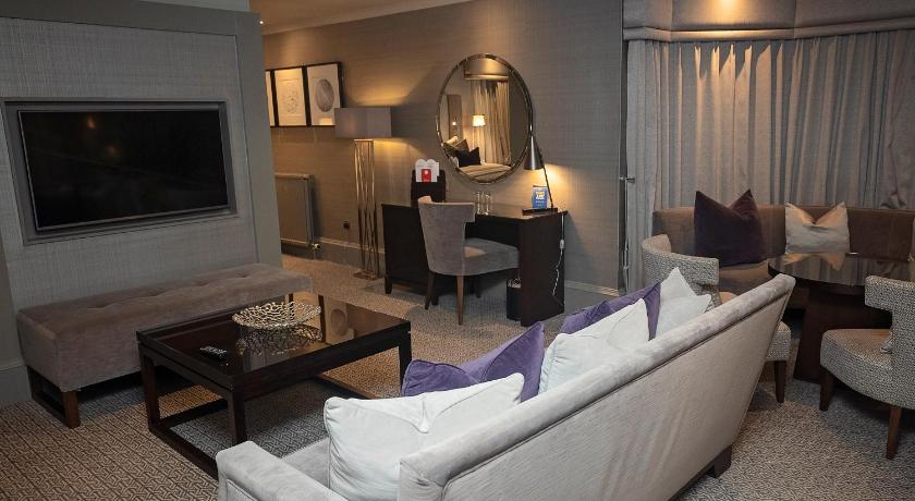 Image of King Suite with Freestanding Tub and Shower - Bay Window 1