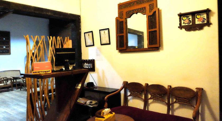 Puri Minggiran Guesthouse Yogya photo