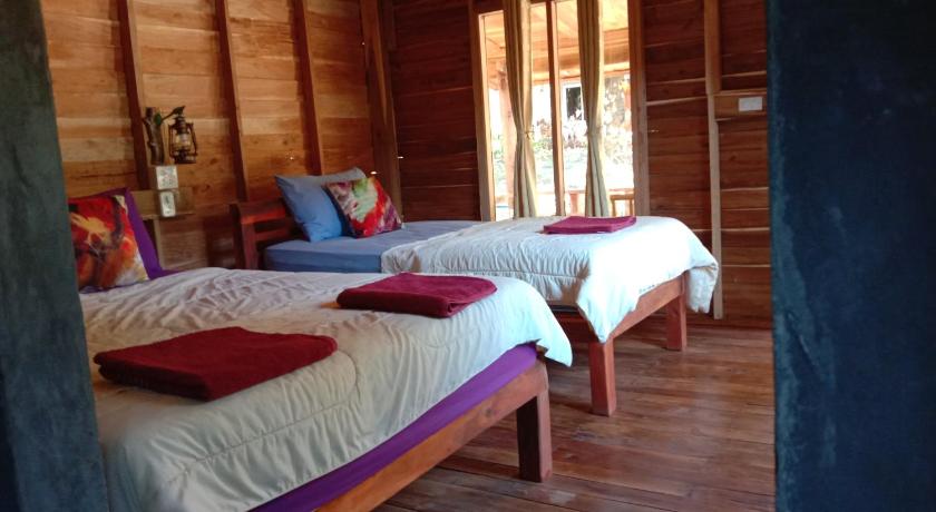 Image of Standard Triple Room 8