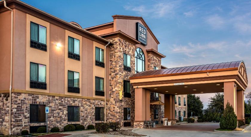 Red Lion Inn and Suites Mineral Wells