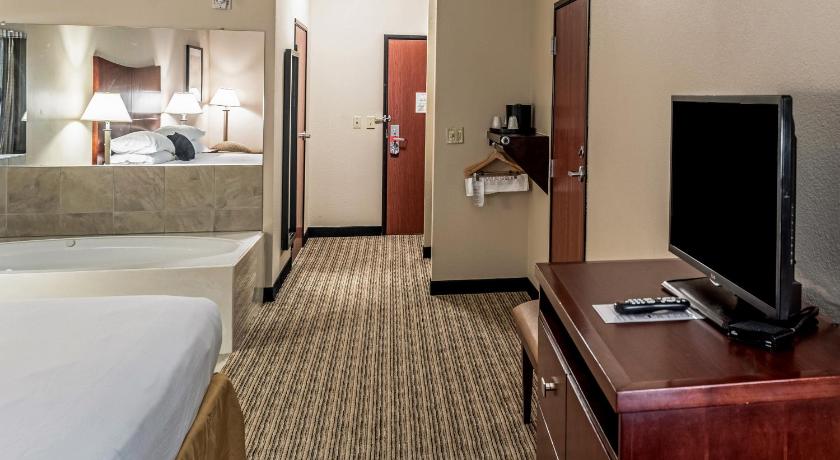 Red Lion Inn and Suites Mineral Wells