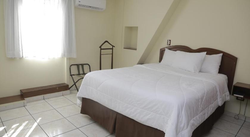Double Room with one bed, Hotel Gardenia Inn in San Salvador
