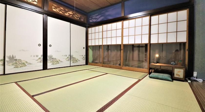 Smart House Riverside — Hotel in Atami