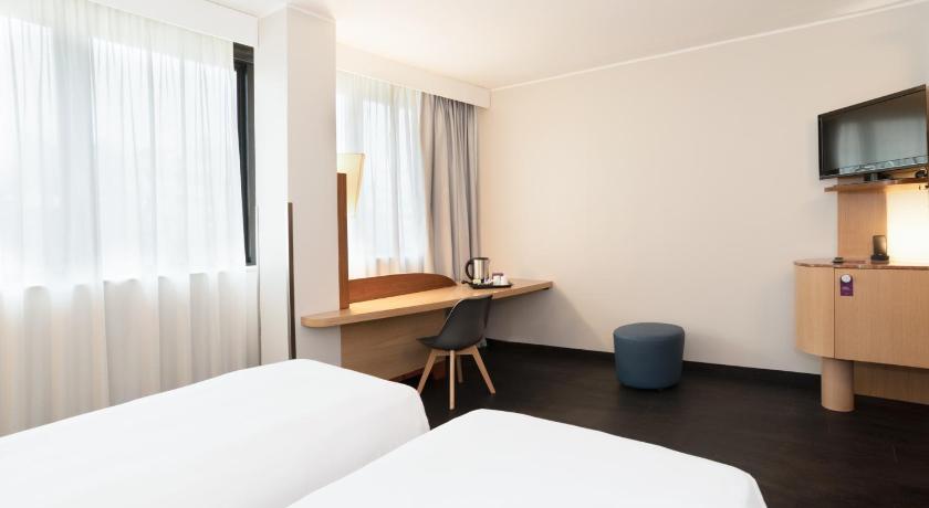 Image of Superior Twin Room 0
