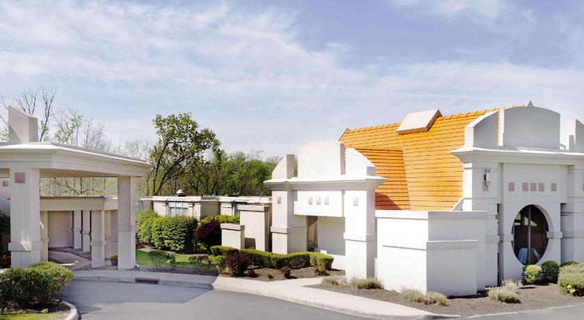 Howard Johnson by Wyndham Newburgh photo