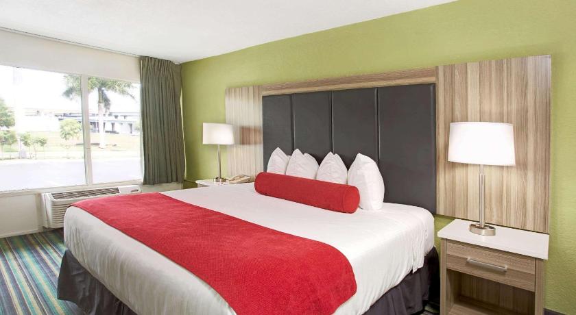 Ramada by Wyndham Fort Lauderdale Airport/Cruise Port