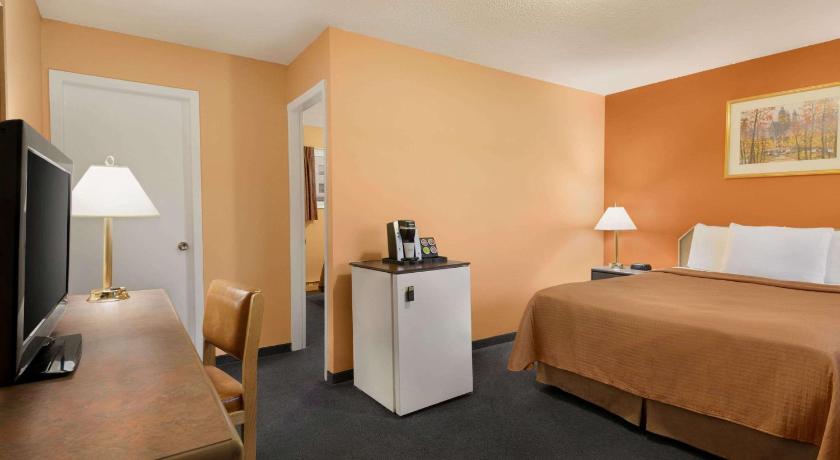 Travelodge by Wyndham Quesnel BC