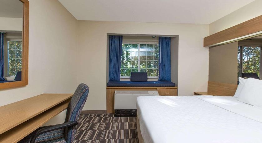 Microtel Inn & Suites by Wyndham Anchorage Airport