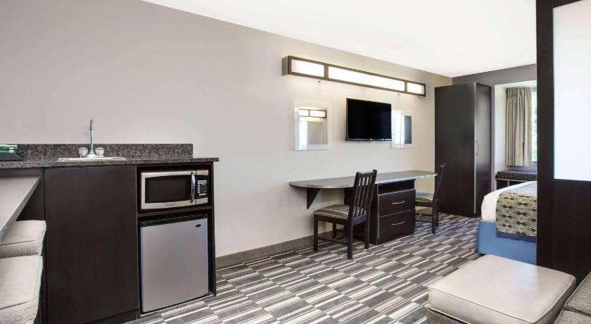 Microtel Inn & Suites by Wyndham Tuscaloosa Near University