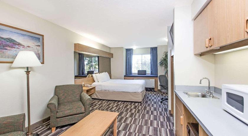 Microtel Inn & Suites by Wyndham Anchorage Airport