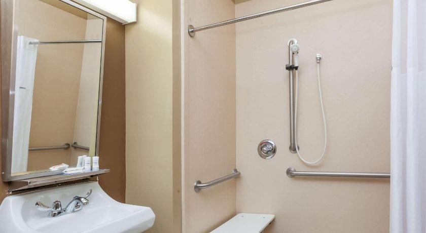 Microtel Inn & Suites by Wyndham Wheeler Ridge photo
