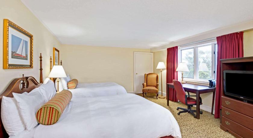 Ramada by Wyndham Seekonk Providence Area