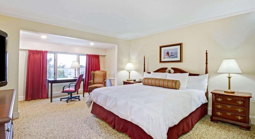 Ramada by Wyndham Seekonk Providence Area