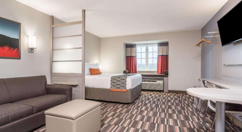 Microtel Inn & Suites by Wyndham Rochester South Mayo Clinic