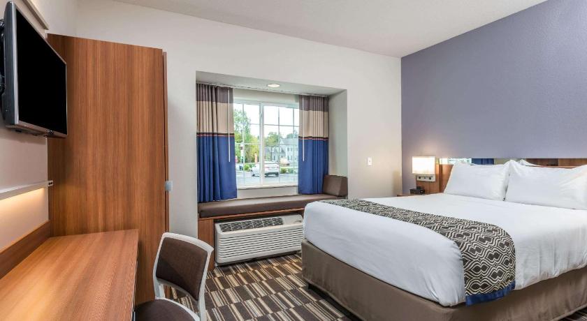 Microtel Inn & Suites by Wyndham Altoona