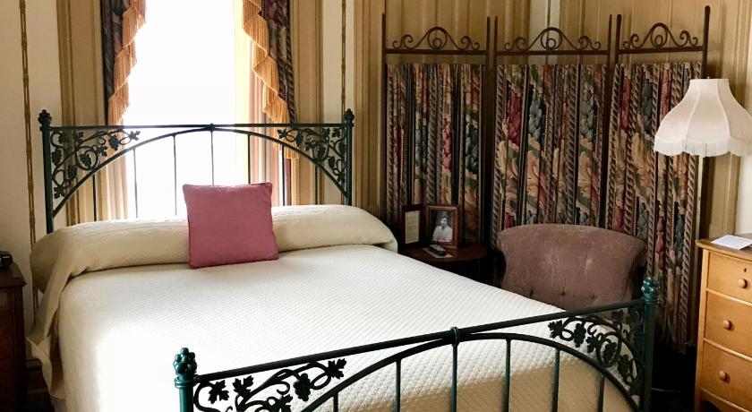 Batcheller Mansion Inn photo